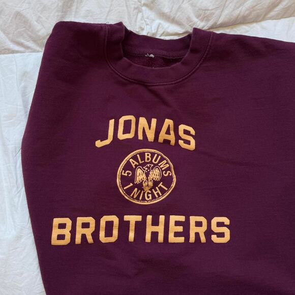 jonas brothers burgundy crewneck sweatshirt sz L pullover casual comfy preppy - Picture 8 of 8